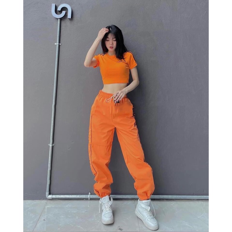 Set Croptop Bom Thụng - set bộ thể thao