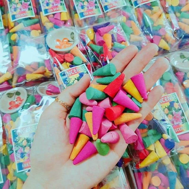 Trầm Hương Thái Lan (Gói 100 nụ kèm chén)