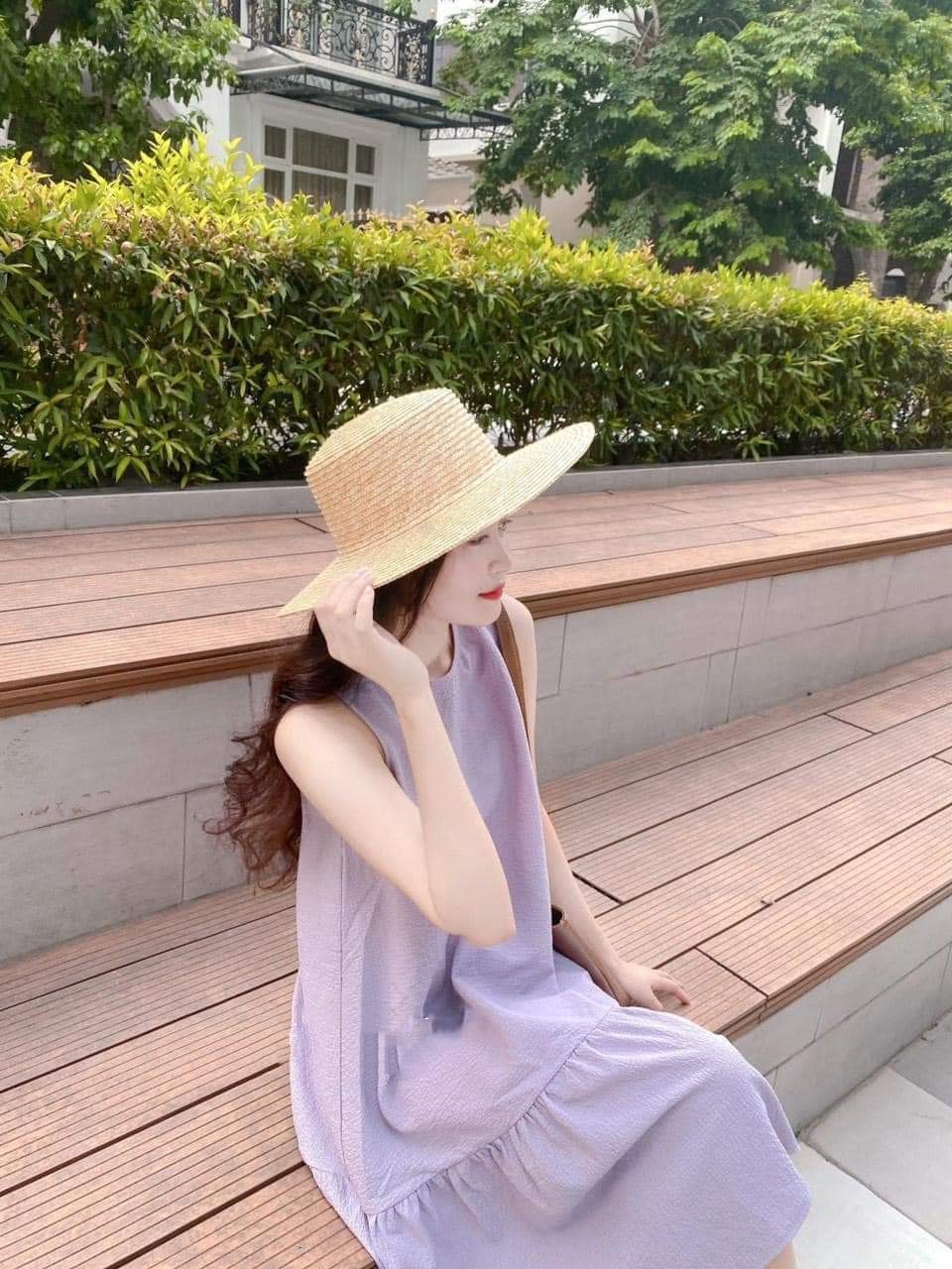 Đầm suông đuôi cá sát nách trẻ trung
