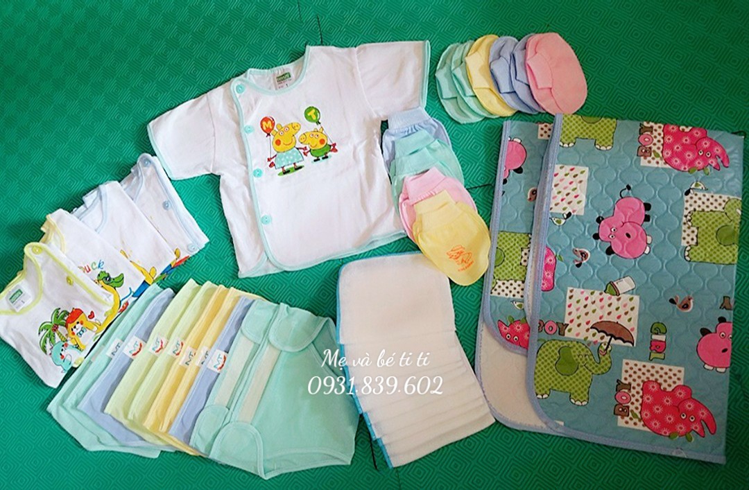 Combo đồ sơ sinh cho bé, có tay dài (1 tấm lót+ 5 áo, 10 quần đóng bỉm, 3 đôi bao tay, 3 đôi bao chân, 10 khăn sữa)