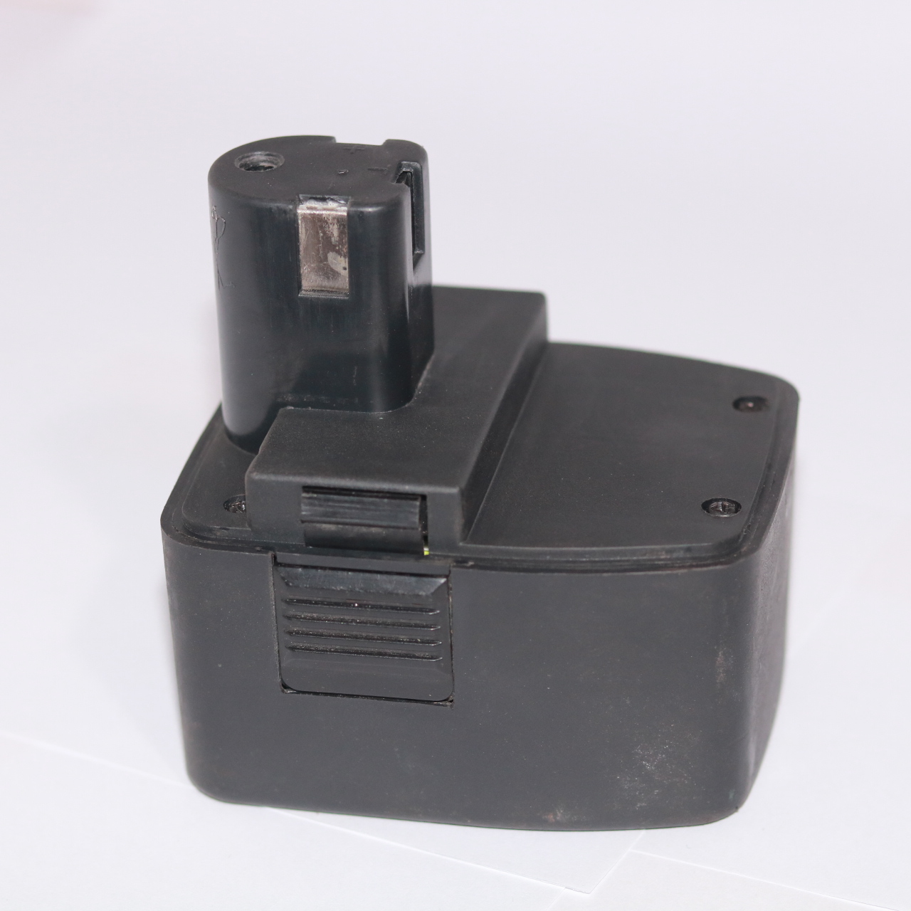Pin CIDS 12v 6cell dung lượng 4Ah mới - kèm Adapter 12v 2A có đèn led báo đầy