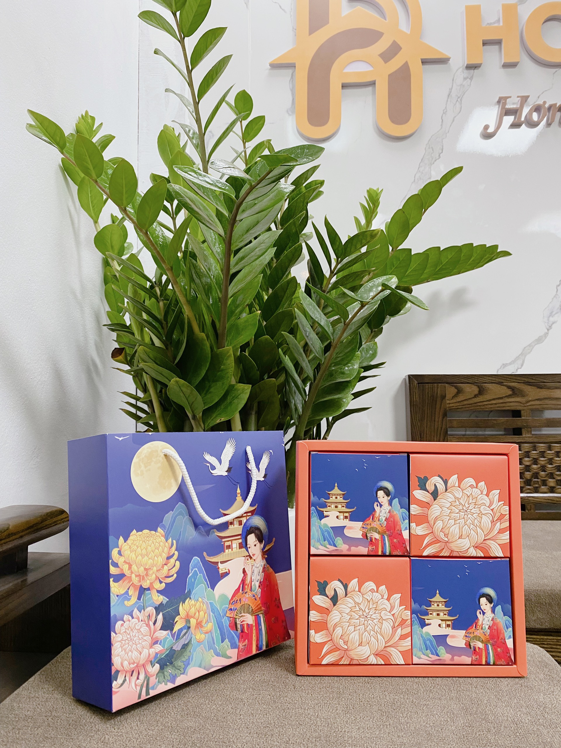 com bo 10 bộ vỏ hộp trung thu 4 bánh