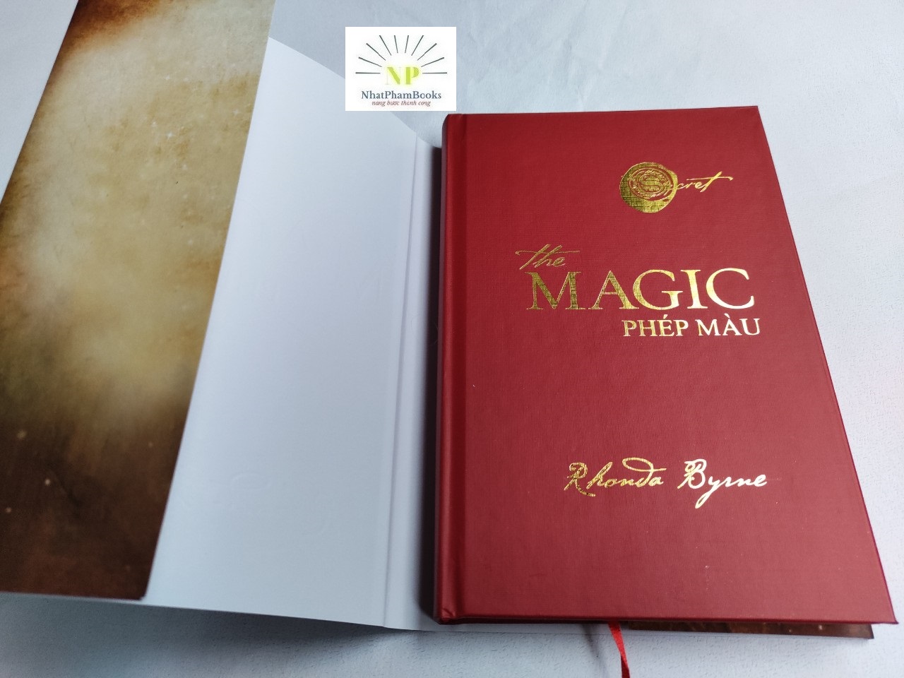 Sách - The Magic Phép màu Tặng Kèm Bookmark
