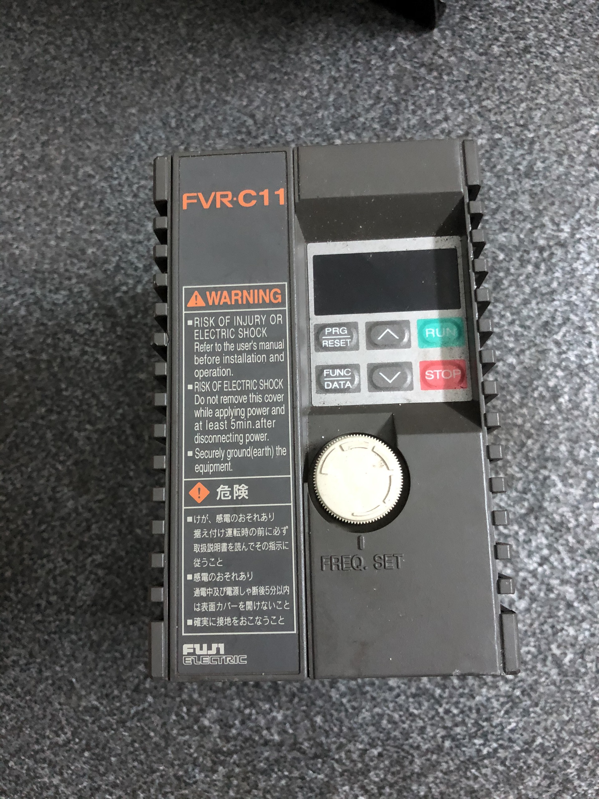 Biến tần Nhật cũ Fuji vào 1pha 220V ra 3pha 220V