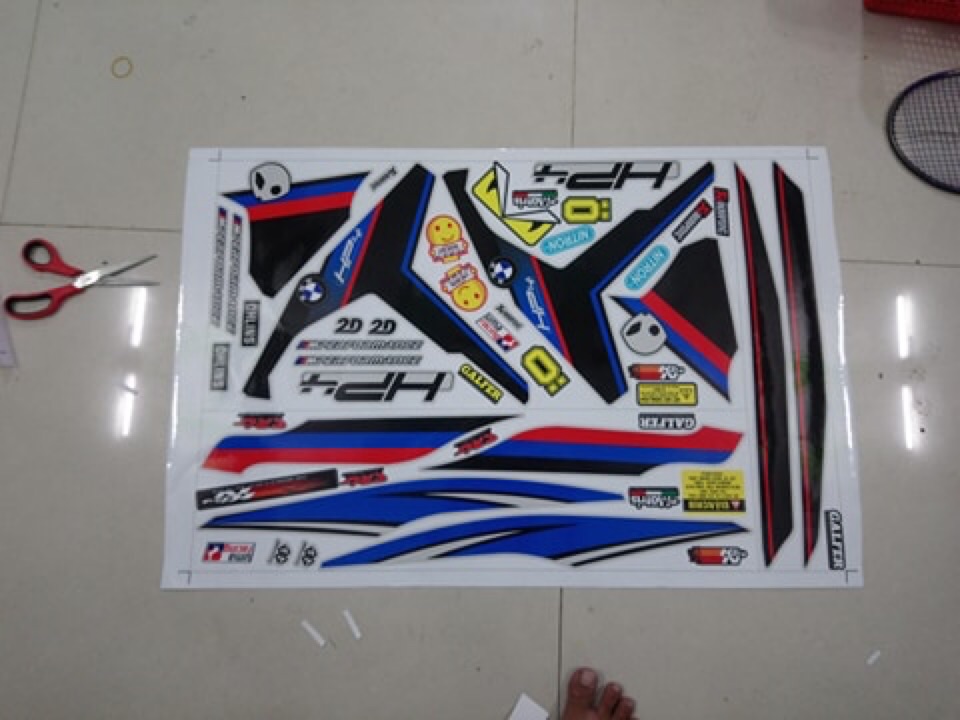 [ QUÍ KHÁCH VUI LÒNG MANG TEM RA TIỆM CHO THỢ DÁN] TEM RỜI Vario hp4 dán xe bạc Decal trắng sữa