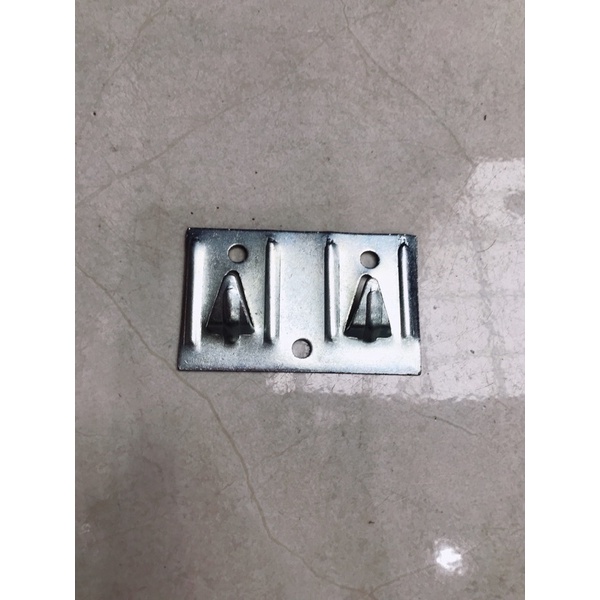 Moc treo bình nóng lạnh tặng kèm vít nở ❌