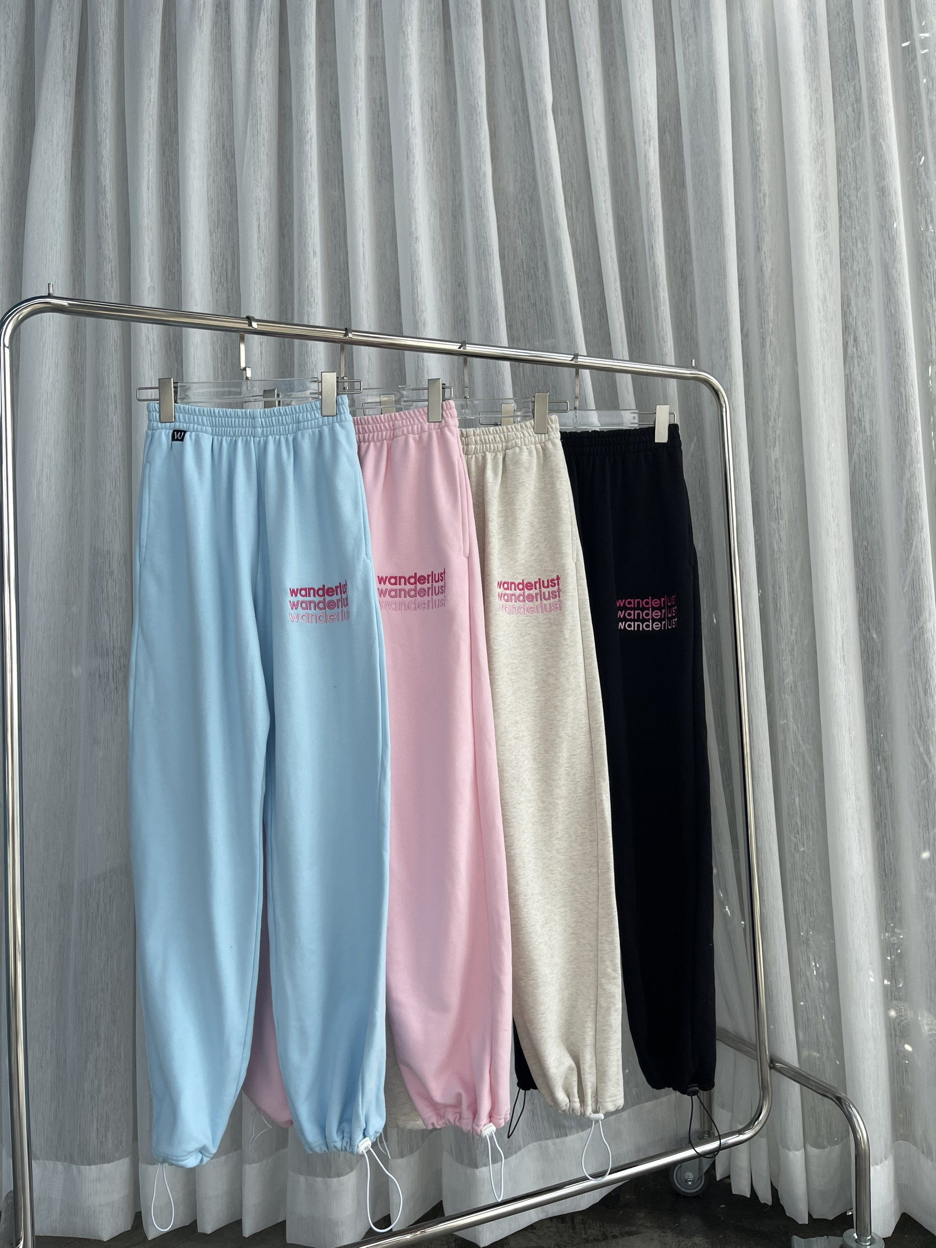 Quần Jogger Rút dây Thêu Wanderlust