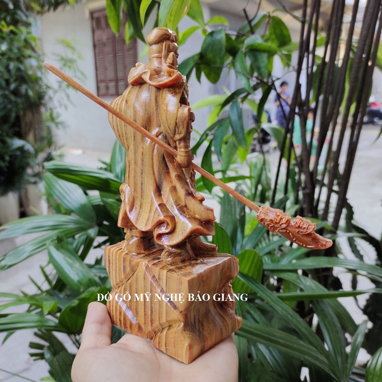 Tượng quan công gỗ huyết long đế rồng (mẫu mới)
