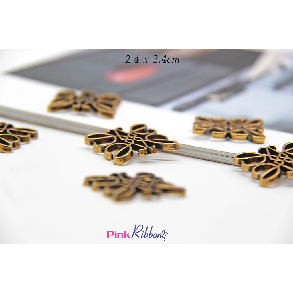 Charm họa tiết mạ xi vàng 2.4cm