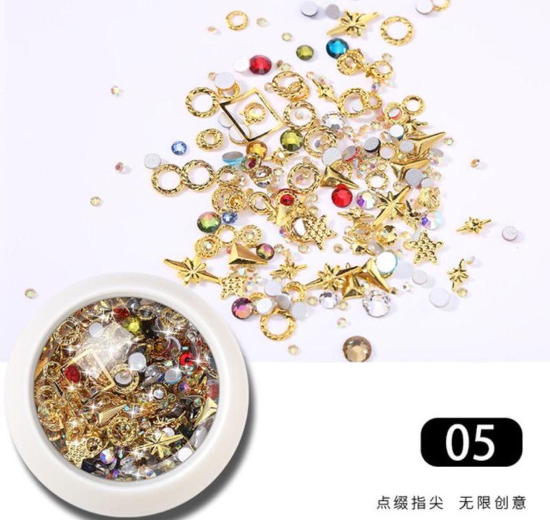 Khay kèm hạt nails,đá trang trí móng tay nghệ thuật