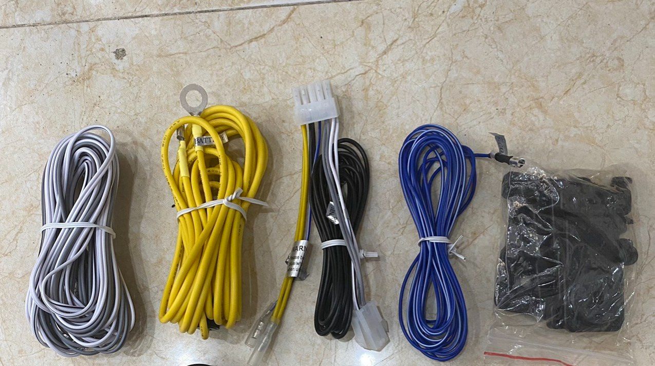Hcm- dây nguồn loa sub +khiển loa sub gầm ghế mbq 800e,800dr