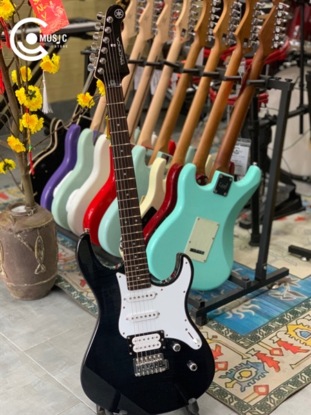 Đàn Guitar điện Yamaha Pacifica 212 VFM - Translucent Black (TBL)