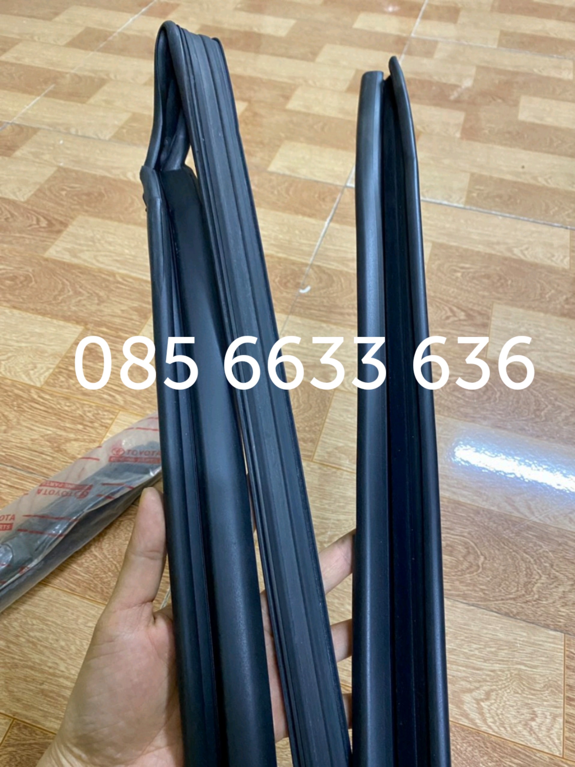 gioăng lên xuống kính vios 08 - 13 ( gioăng nâng đỡ kính ) , oem