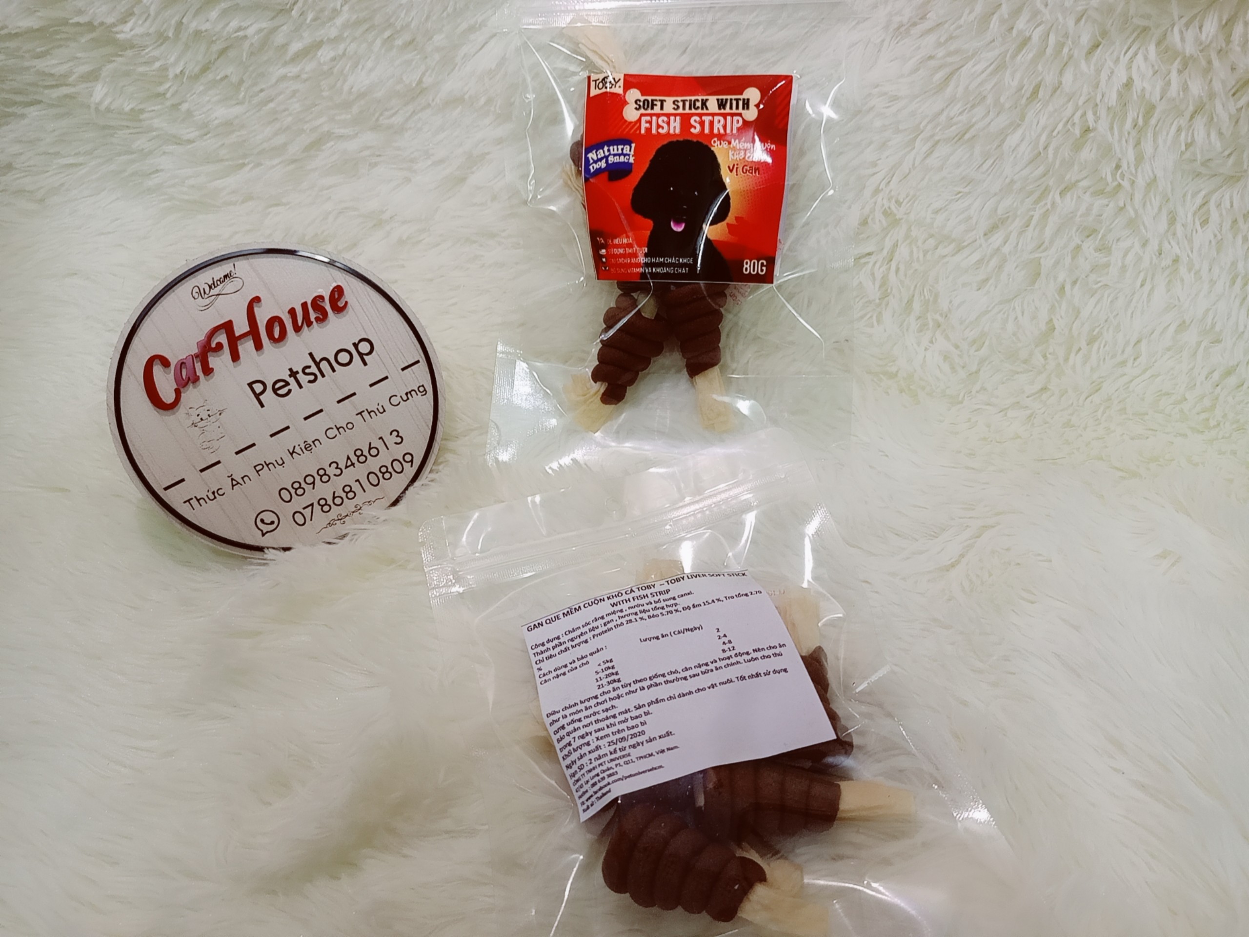 [HCM]Snack Que Mềm Cuộn Cho Chó TOBY 80g