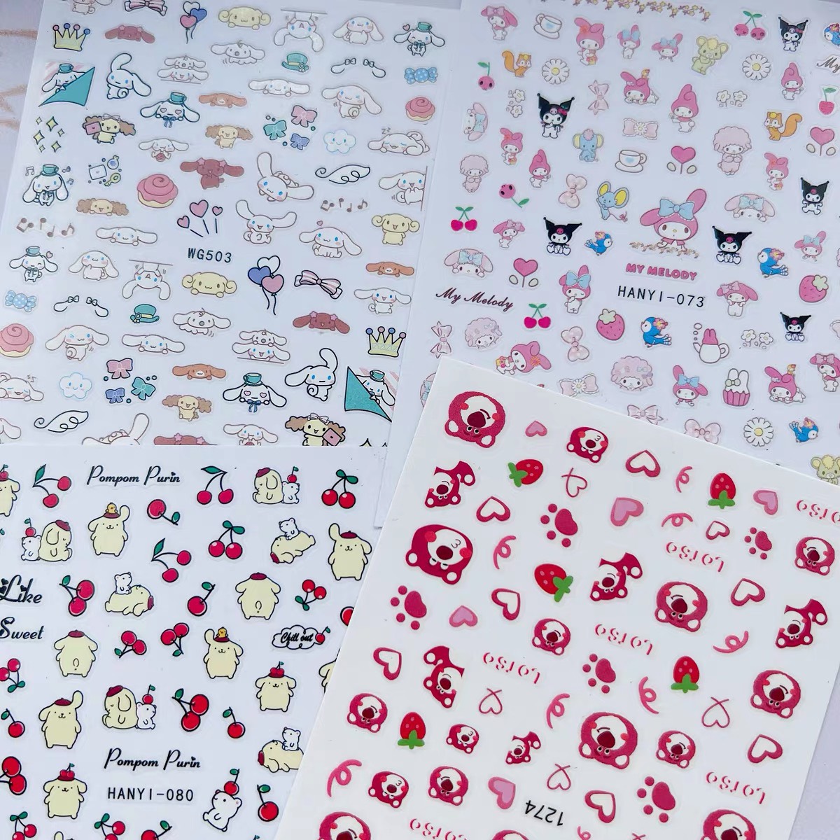 Sticker Dán Móng Tay Hình Gấu Dâu