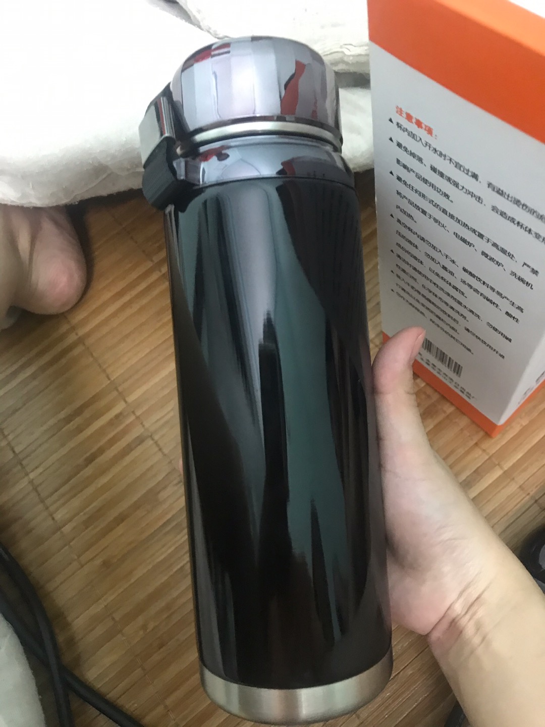 Bình giữ nhiệt cao cấp INOX 304 CAO CẤP, giữ nhiệt vô cùng hiệu quả, nhỏ gọn tiện dụng có nhiều dung tích 1000ml, 1200ml