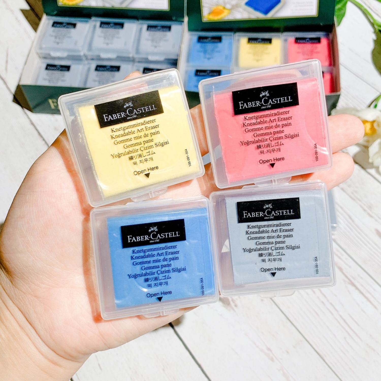 Tẩy Đất Sét Faber Castell kèm hộp