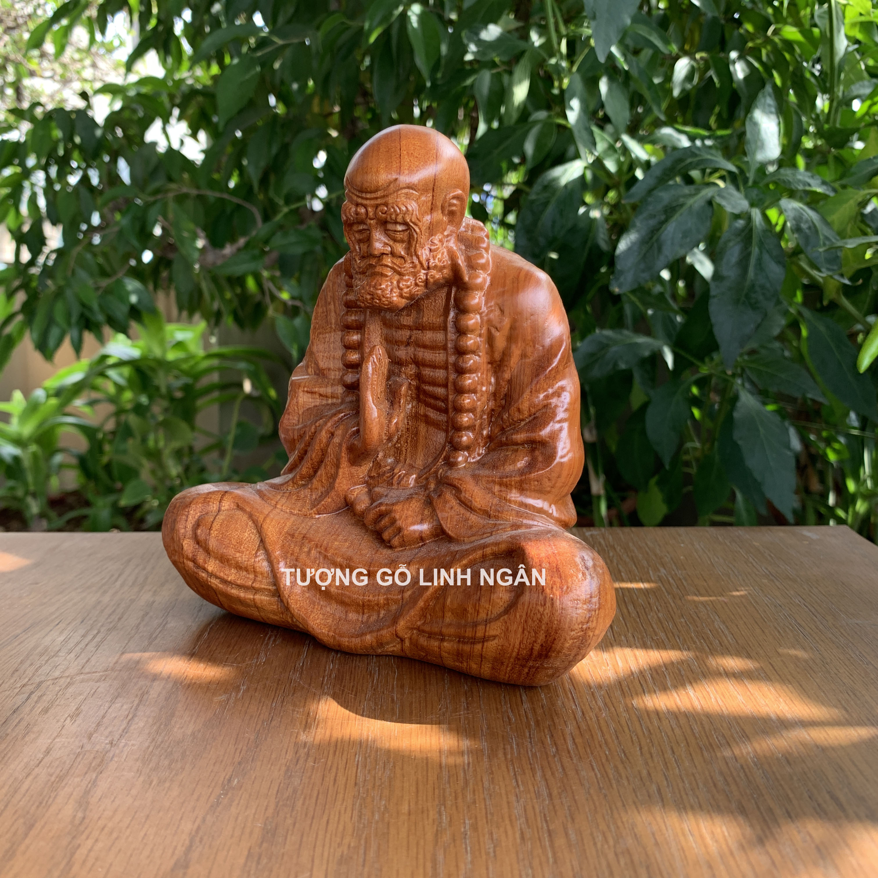 Tượng Đạt ma gỗ hương