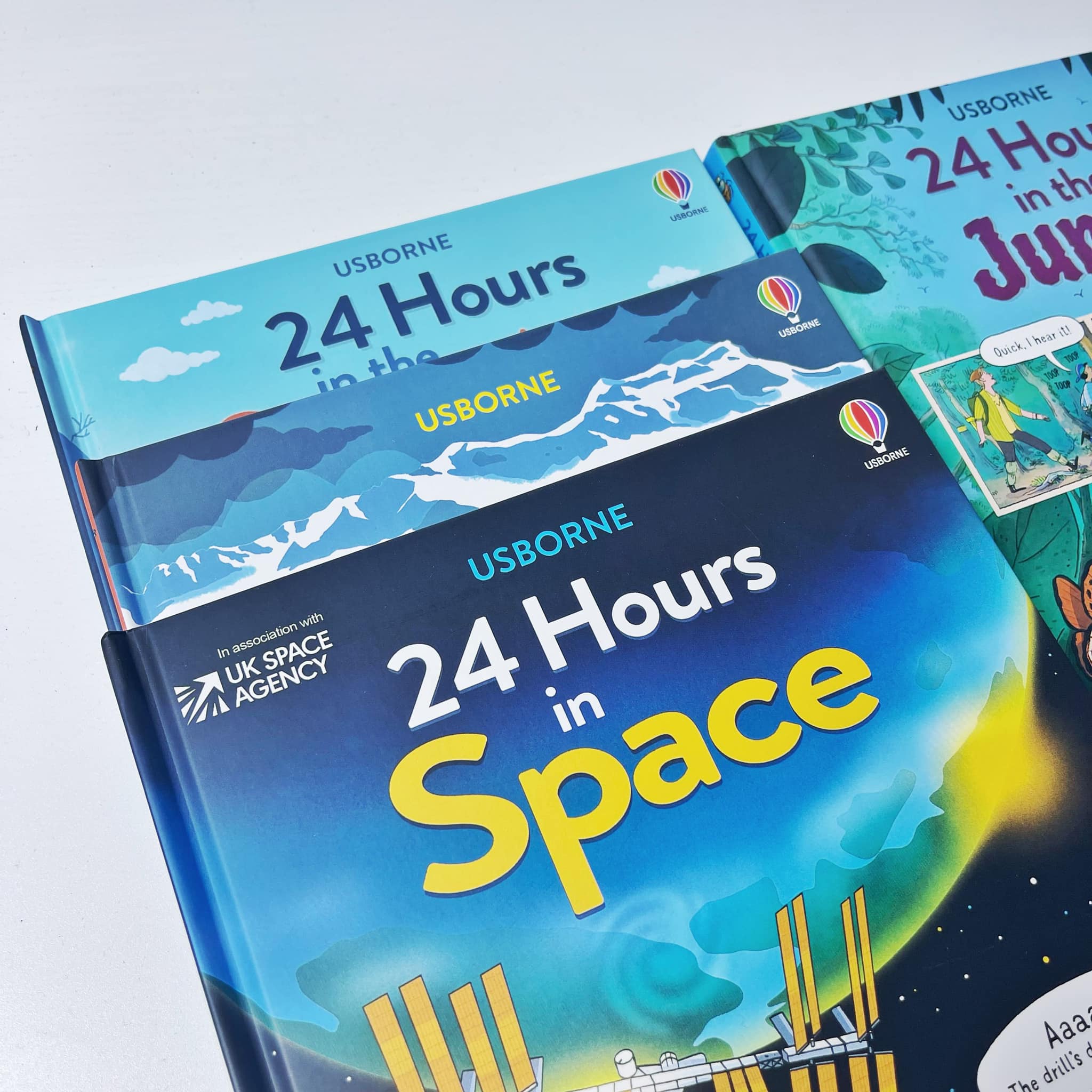Usborne 24 Hours Series – 4 Books | Bản Nhập Khẩu