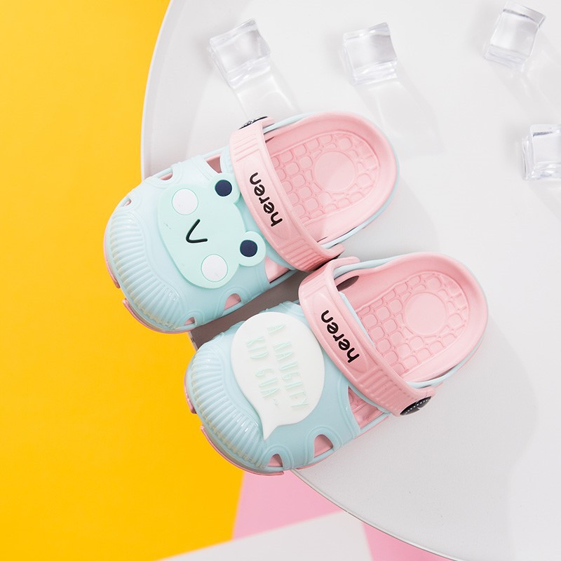 Dép trẻ em babylovego chống trơn trượt siêu mềm, quai đeo linh hoạt sục ếch cực cute
