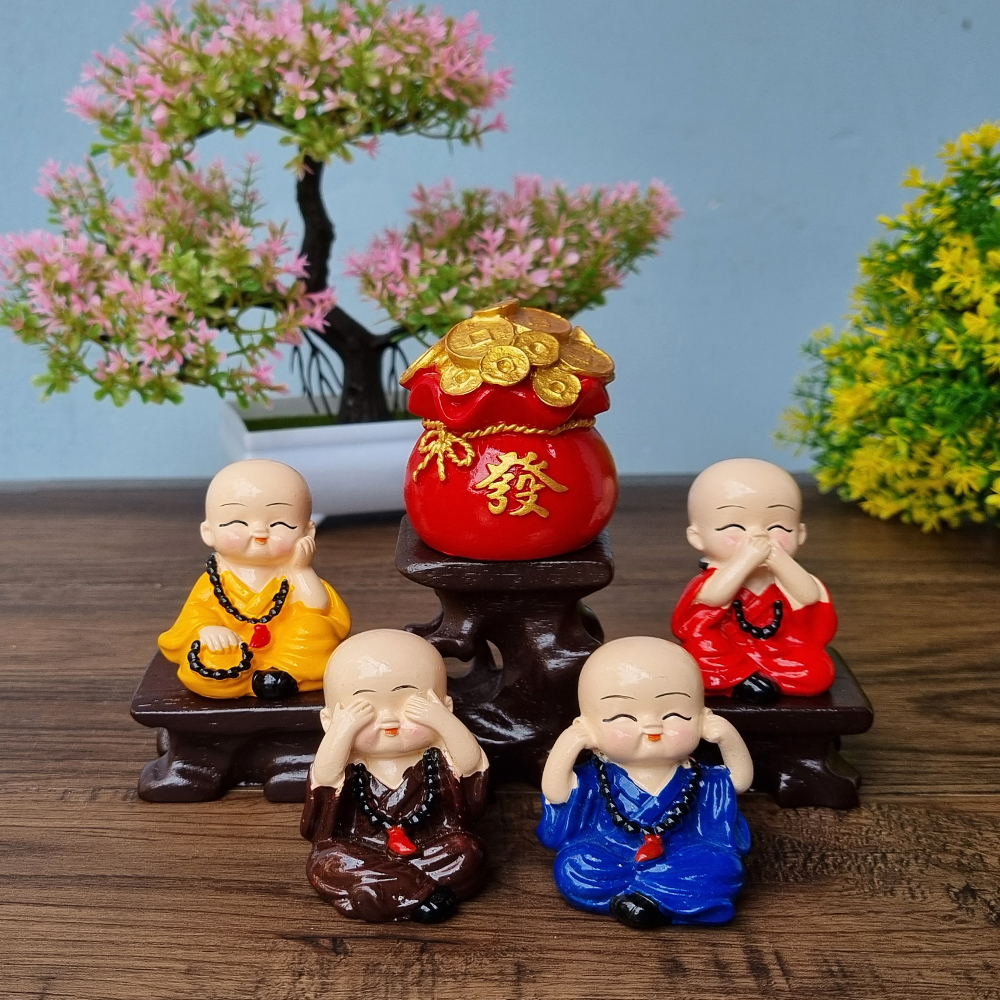 Bộ 04 tượng Tứ Không đeo chuỗi kèm túi vàng chữ Phát và chân đế tam cấp vuông