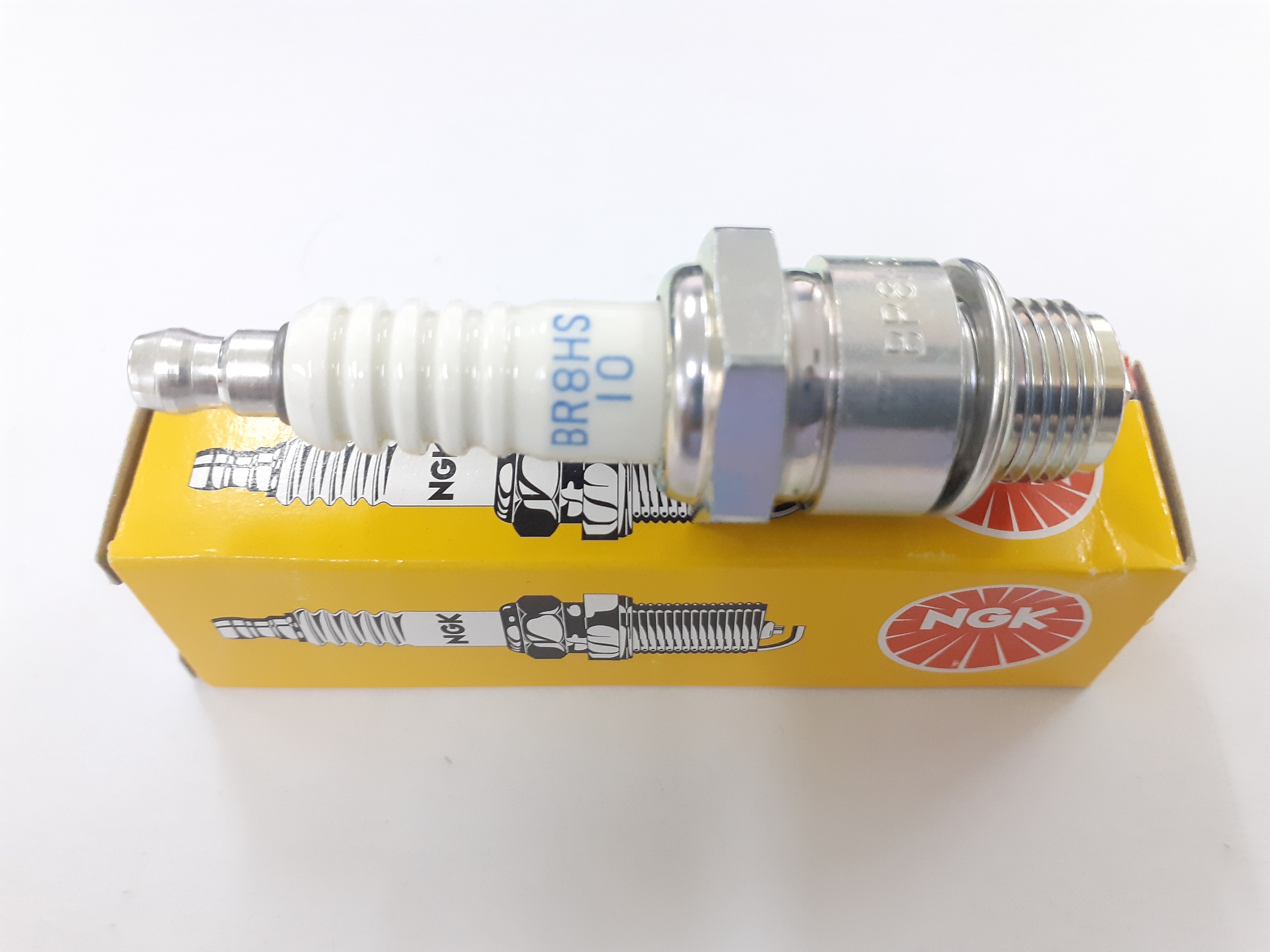 Bugi NGK BR8HS10 dùng cho động cơ thủy 2 thì, các dòng xe máy 2 thì