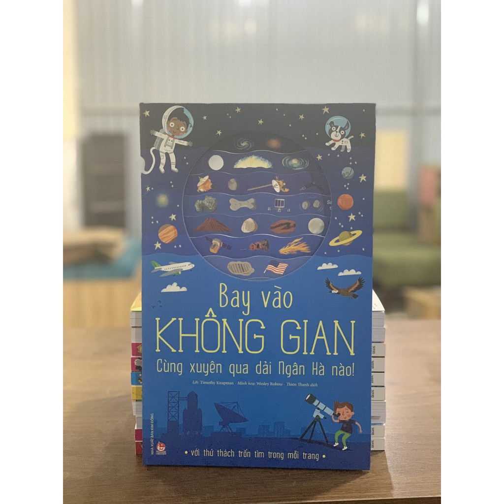 Sách - Bay vào không gian