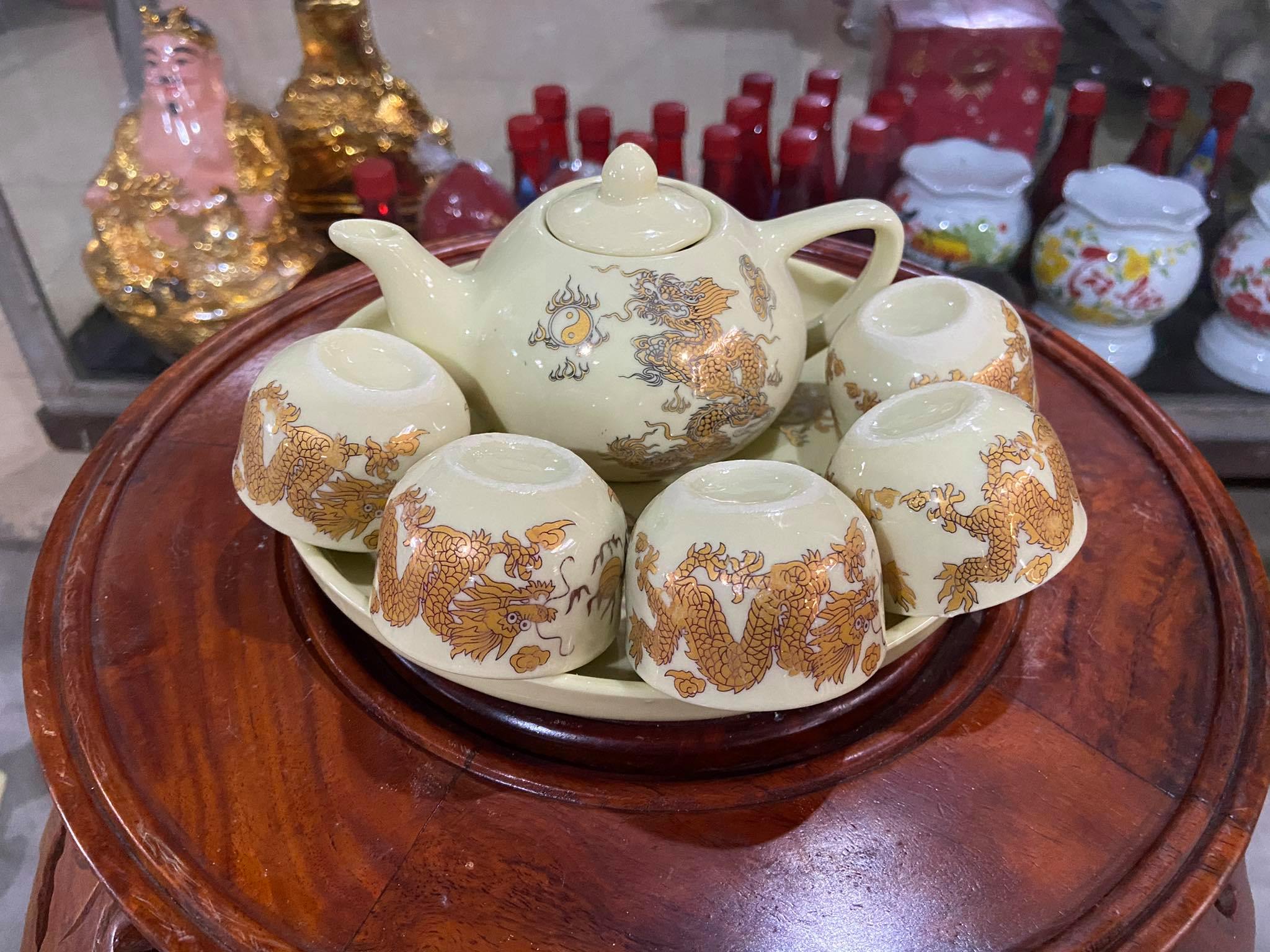 Bộ tách trà men vàng