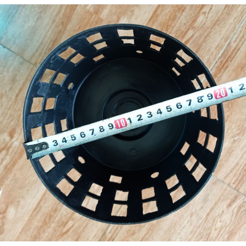 Cốt cắm hoa bằng nhựa size trung