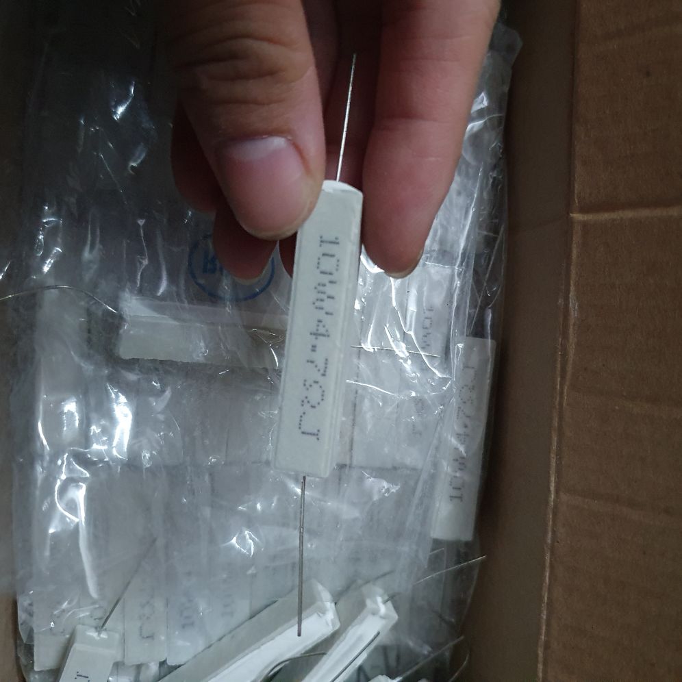 10 con trở sứ 4,7 ôm 10w
