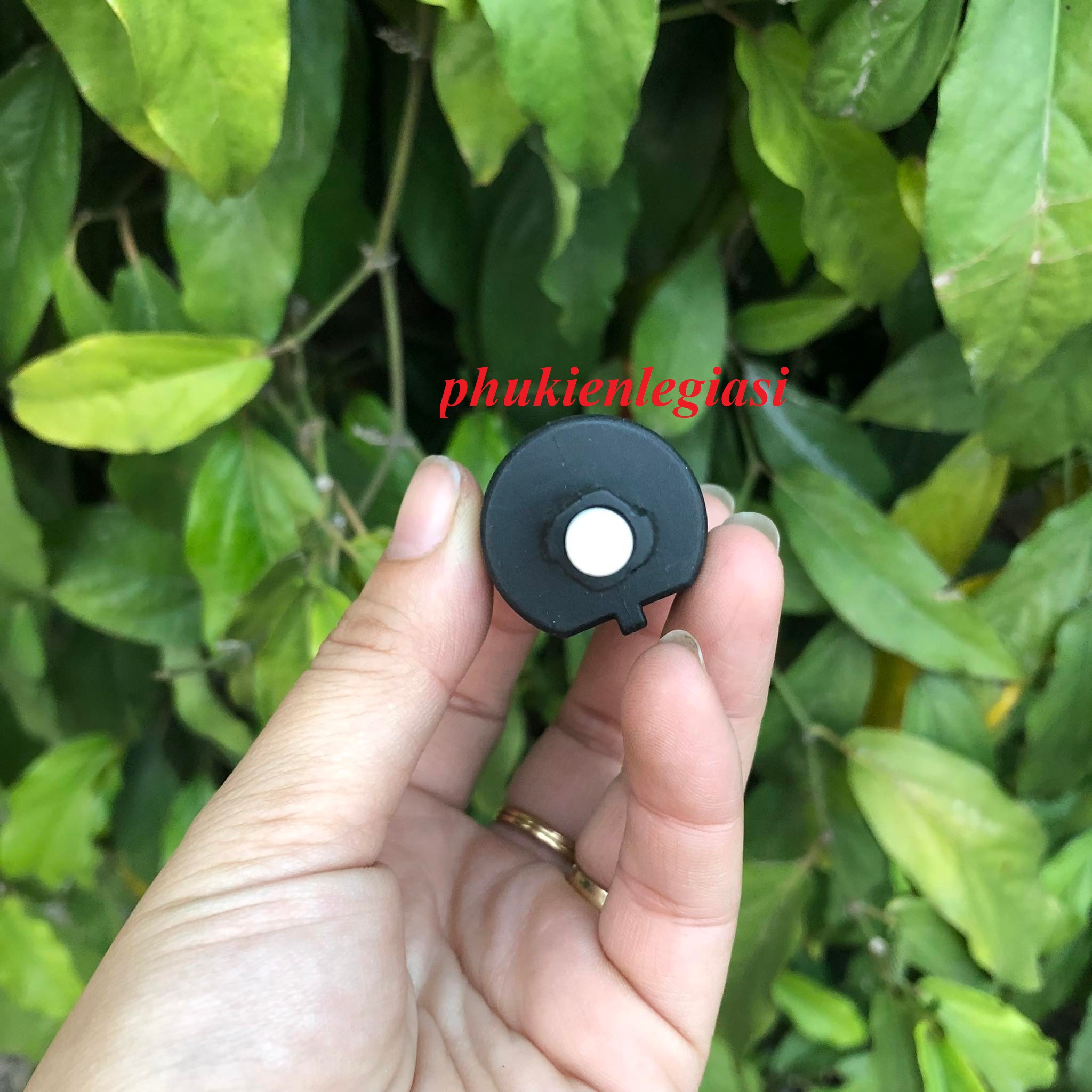 Công Tắc Đèn Chân Phanh Mitsubishi 4 Cổng 8614A183