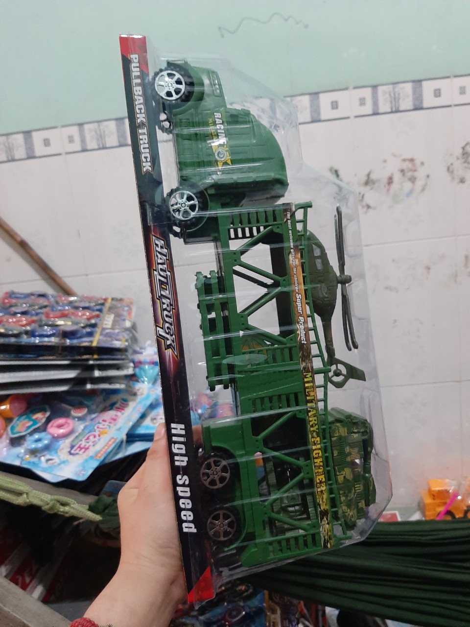 Đồ chơi xe chở xe tăng