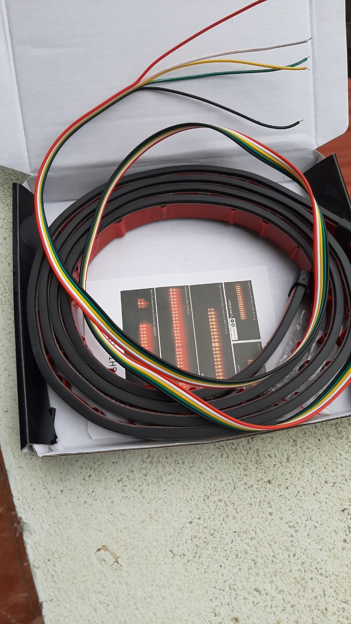 DÂY LED XIN NHAN SAU XE (