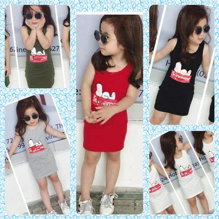 Đầm ôm sát nách bé gái