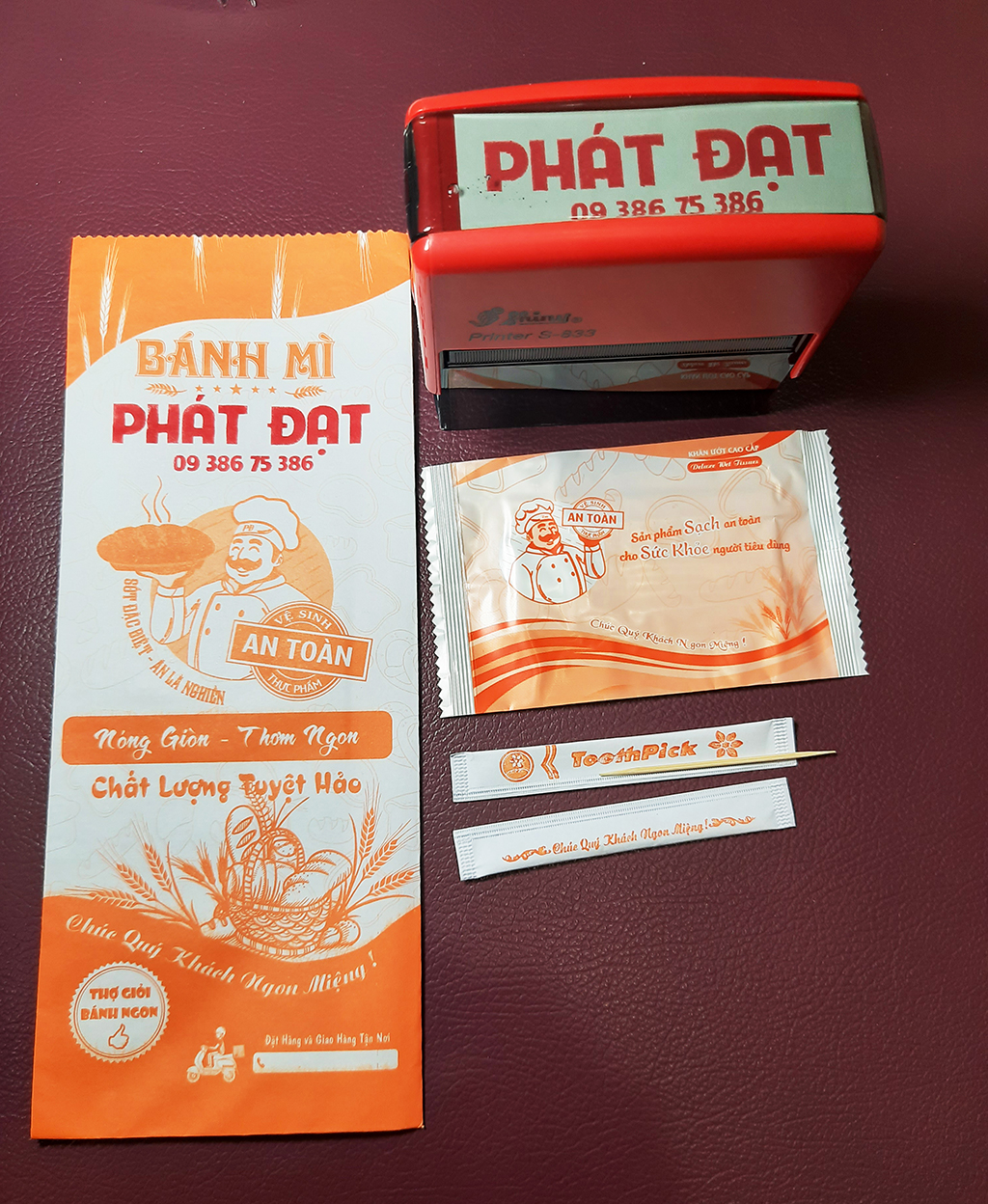 Combo { TỰ IN TÊN } 100 Bao giấy Bánh Mì + 100 Khăn Lạnh Bánh Mì