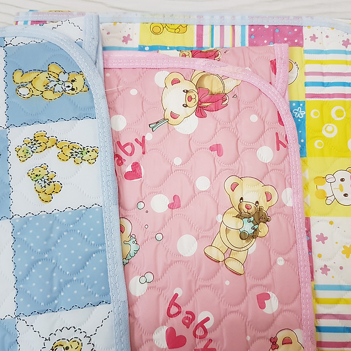 Chiếu nhựa chống thấm bốn mùa cho bé
