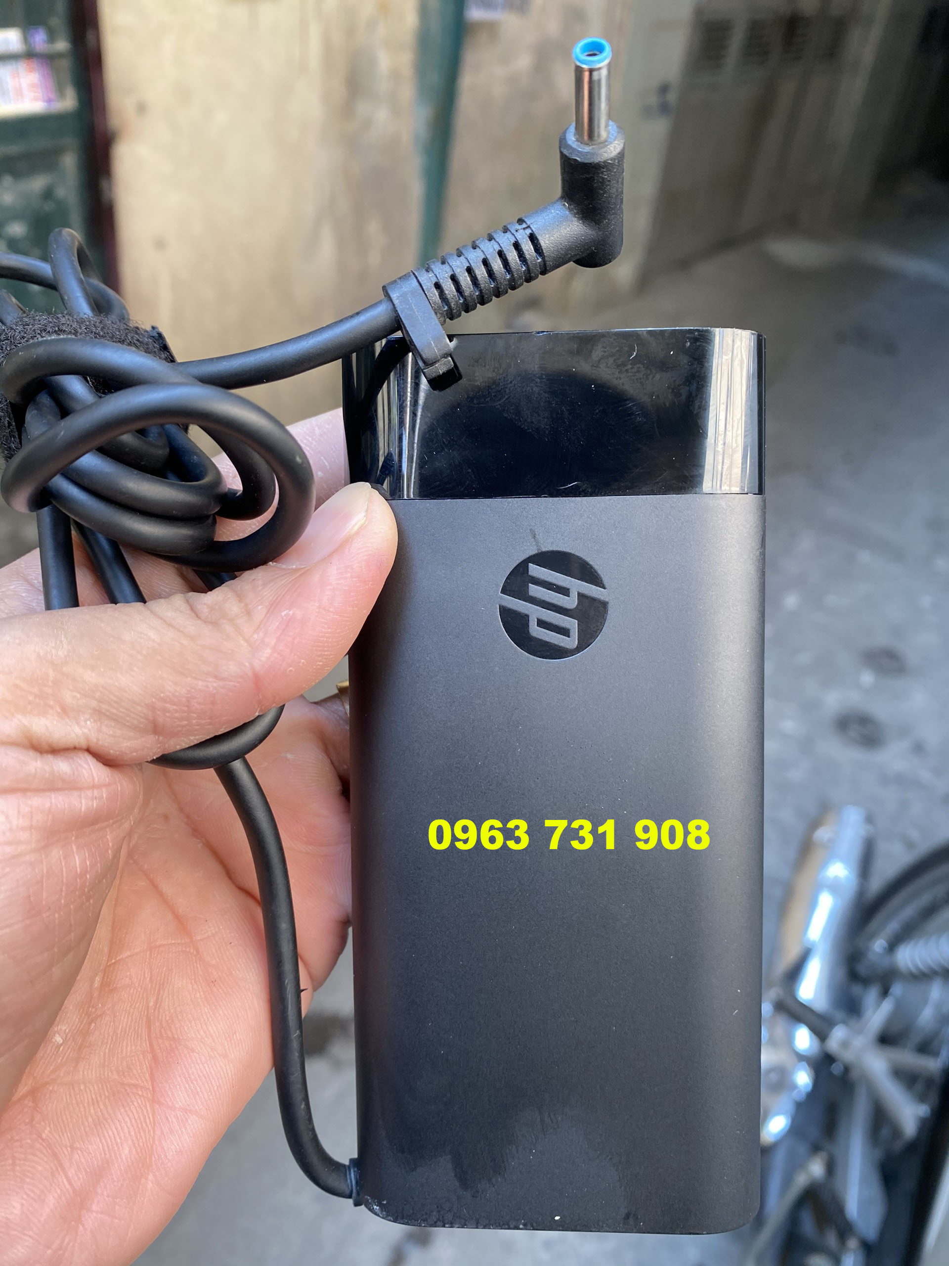 Sạc laptop HP 150w zin theo máy