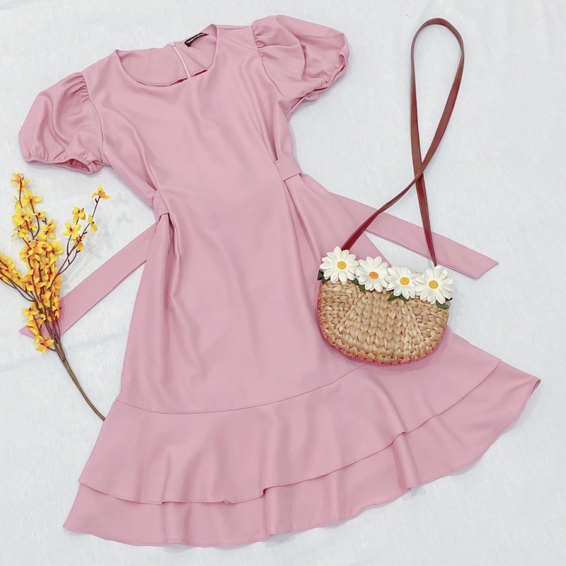 Đầm hồng tầng thắt eo