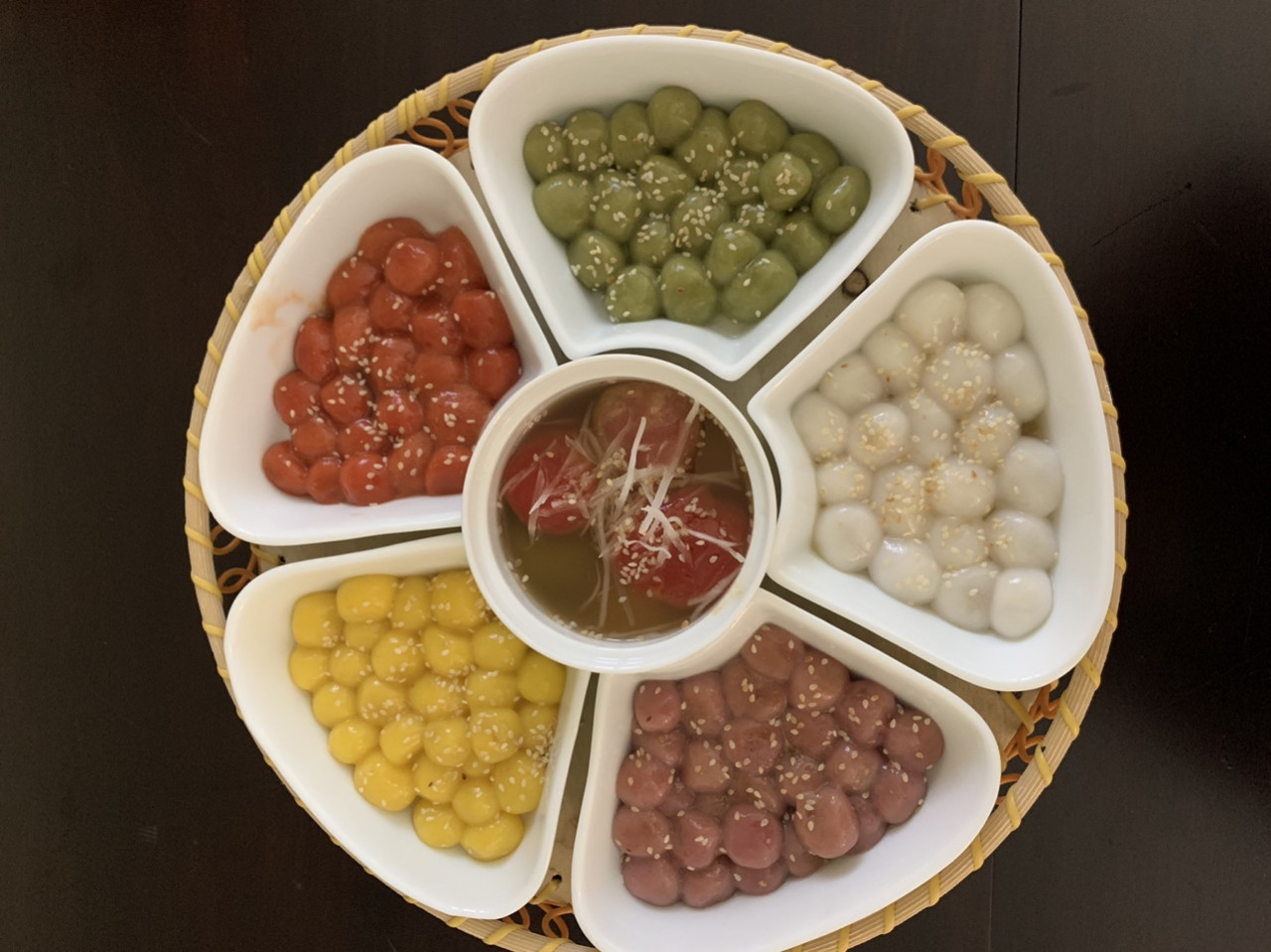Bộ đĩa bày thức ăn hình hoa