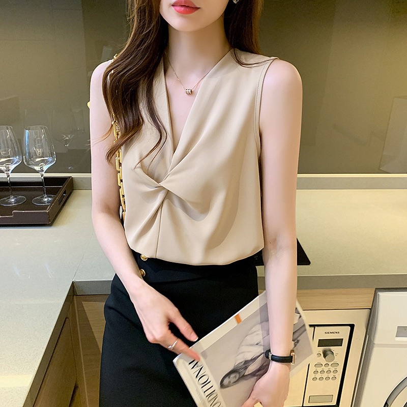Áo Lụa Sát Nách Xoắn Ngực Công Sở