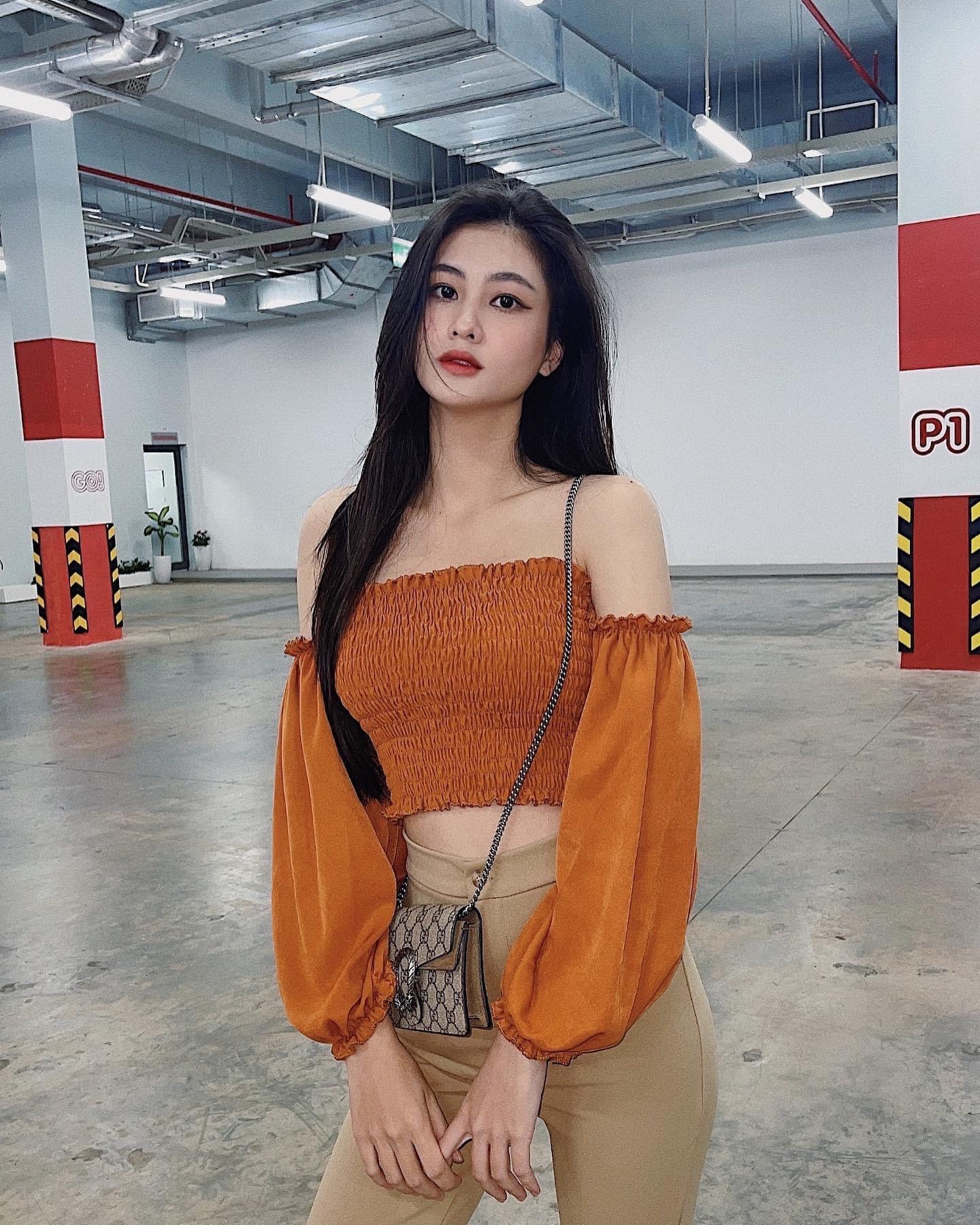 ÁO CROP BẸT VAI BO THUN