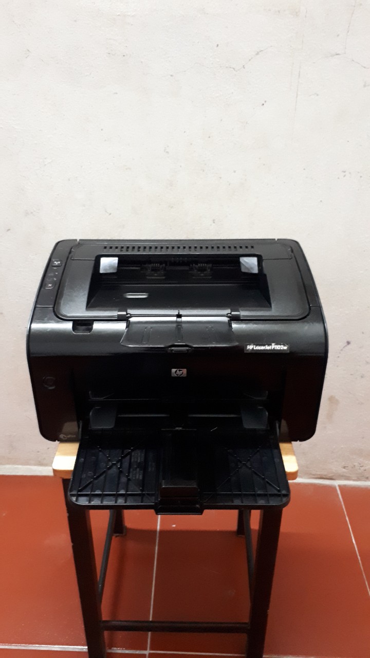 Máy in HP 1102w  (cũ) còn khoảng 90%, in wifi