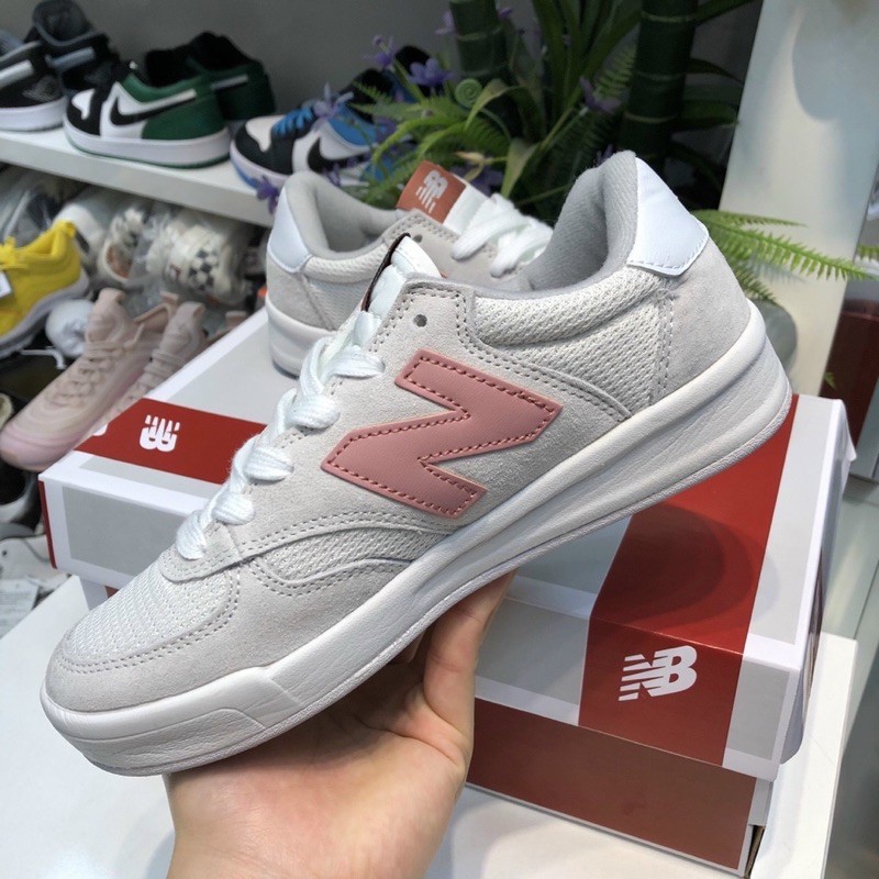 Giày NB chữ hồng