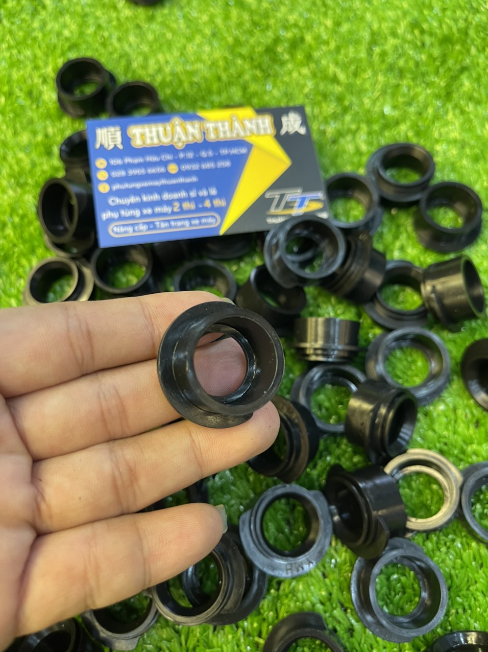 Cao su khóa yên yaz - yaz125