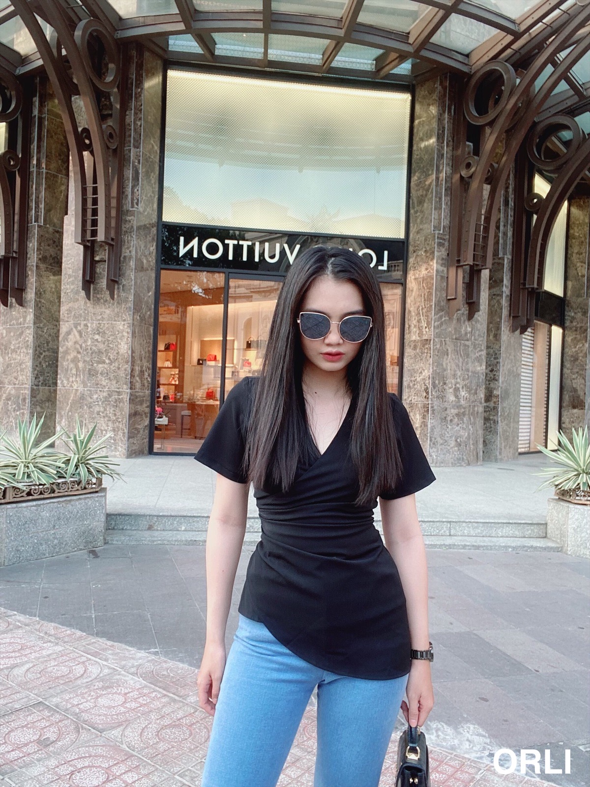 Áo đen công sở, V Black Shirt - Orli Label