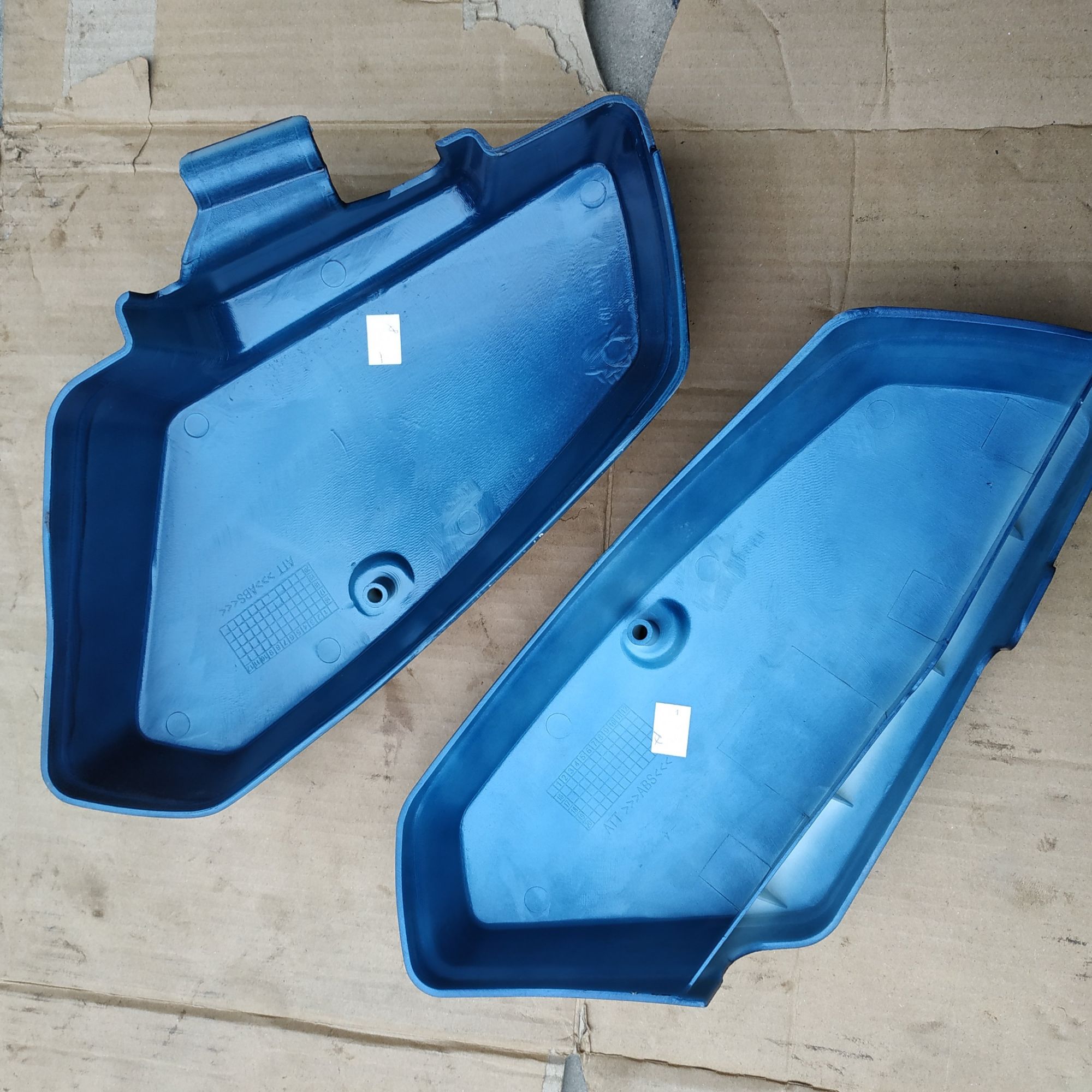 nắp cốp xe cup custom 82 nhựa ABS cao cấp