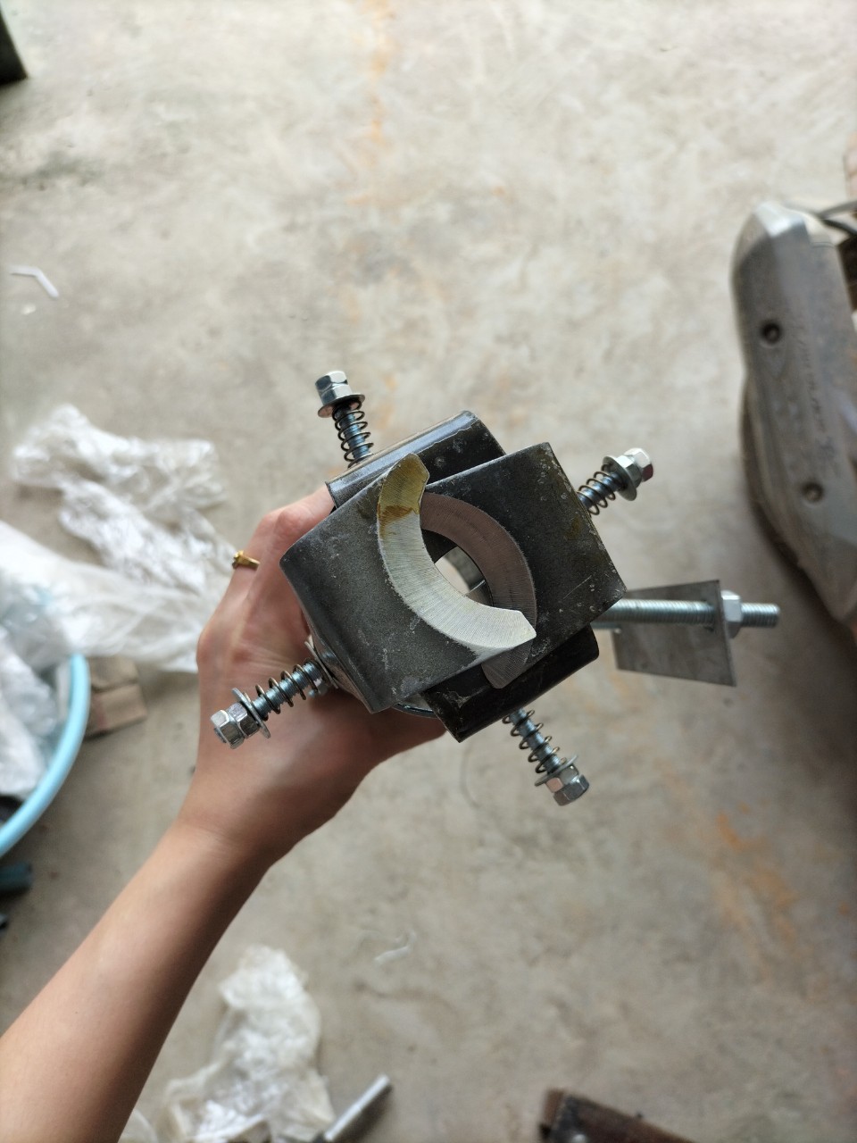 Ống cạo vỏ mía 4 lưỡi
