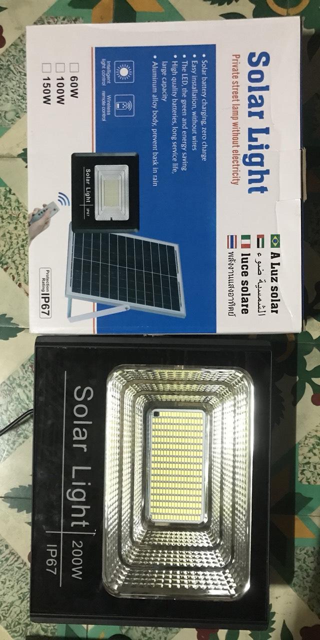 Đèn năng lượng mặt trời 200w 289