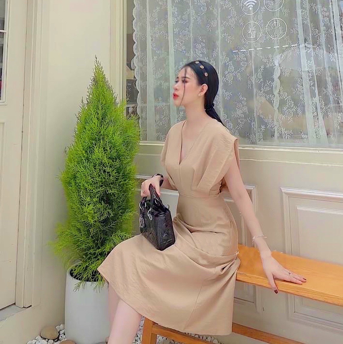 Đầm kem cánh dơi v2