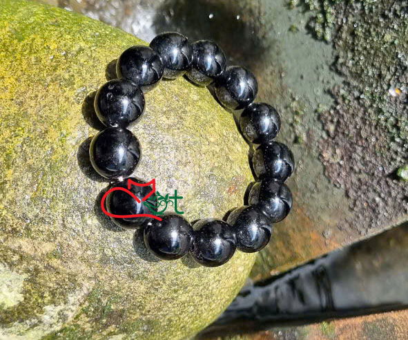Vòng tay lucky chọn chủ cho mình bản đá to
